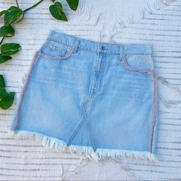 7 For All Mankind plus size frayed denim jean mini skirt w/ fringe NWT Sz 32 - Picture 5 of 16